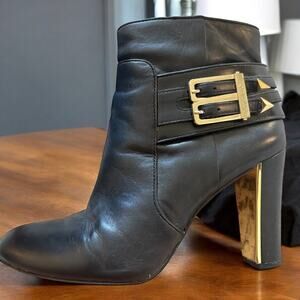 Louis et Cie Black Leather Gold Buckle Heeled Ankle Bootie Size 9.5